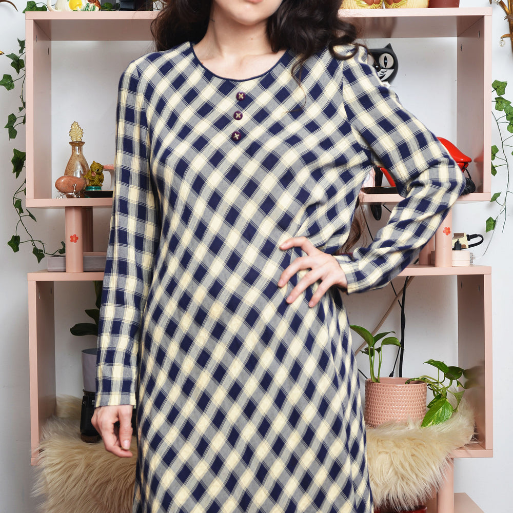 Jessica Howard plaid mini dress in navy and khaki, size Medium, classic preppy style perfect for casual or workwear looks