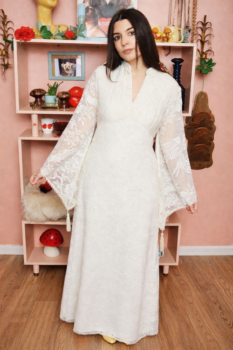 Breathtaking 1970s Angel Wing Boho Wedding Dress Breathtaking 1970s Angel Wing Boho Wedding Dress