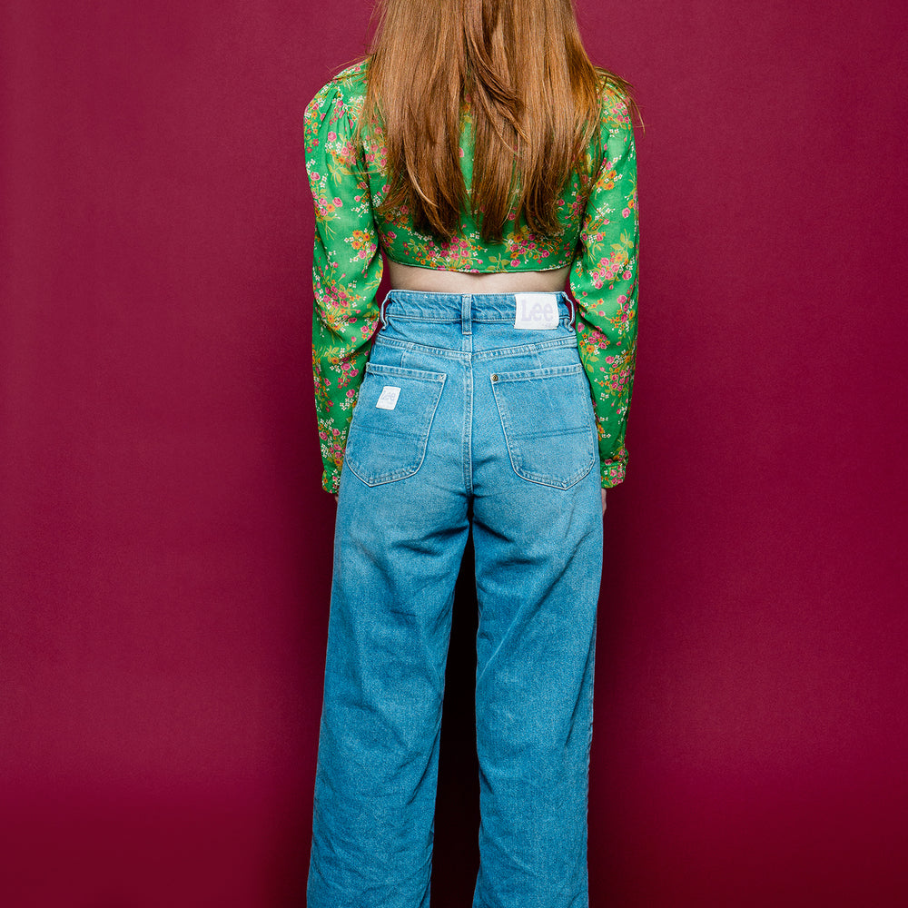 
                  
                    Cropped Front-tie Re-worked Vintage Floral Blouse freeshipping - Lovers Vintage
                  
                