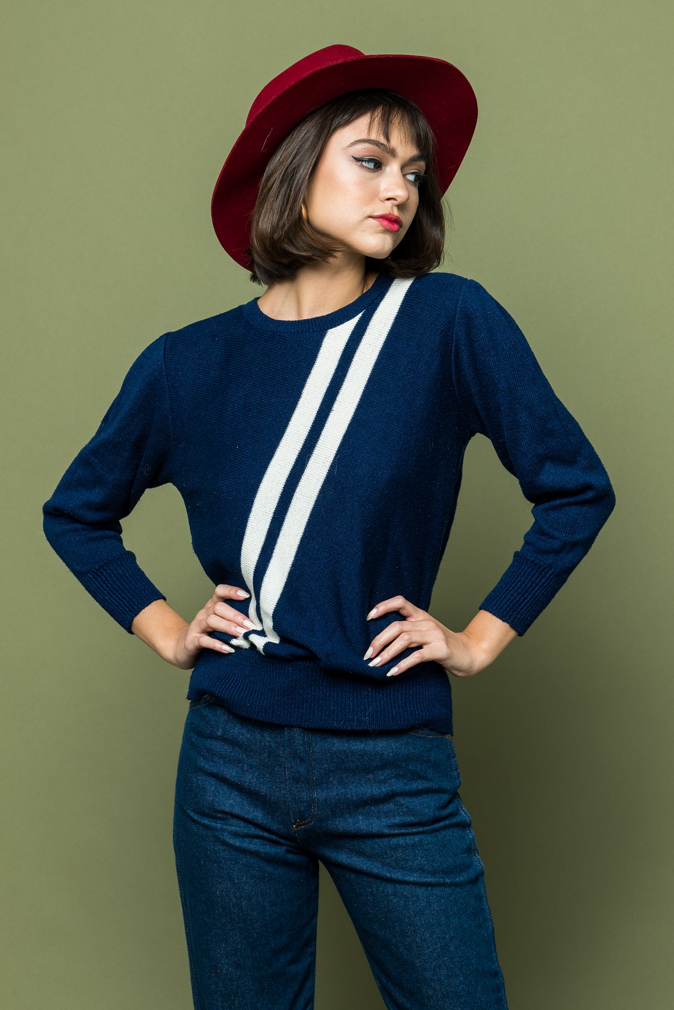 Center Stripe Sweater Pullover Seventies freeshipping - Lovers Vintage